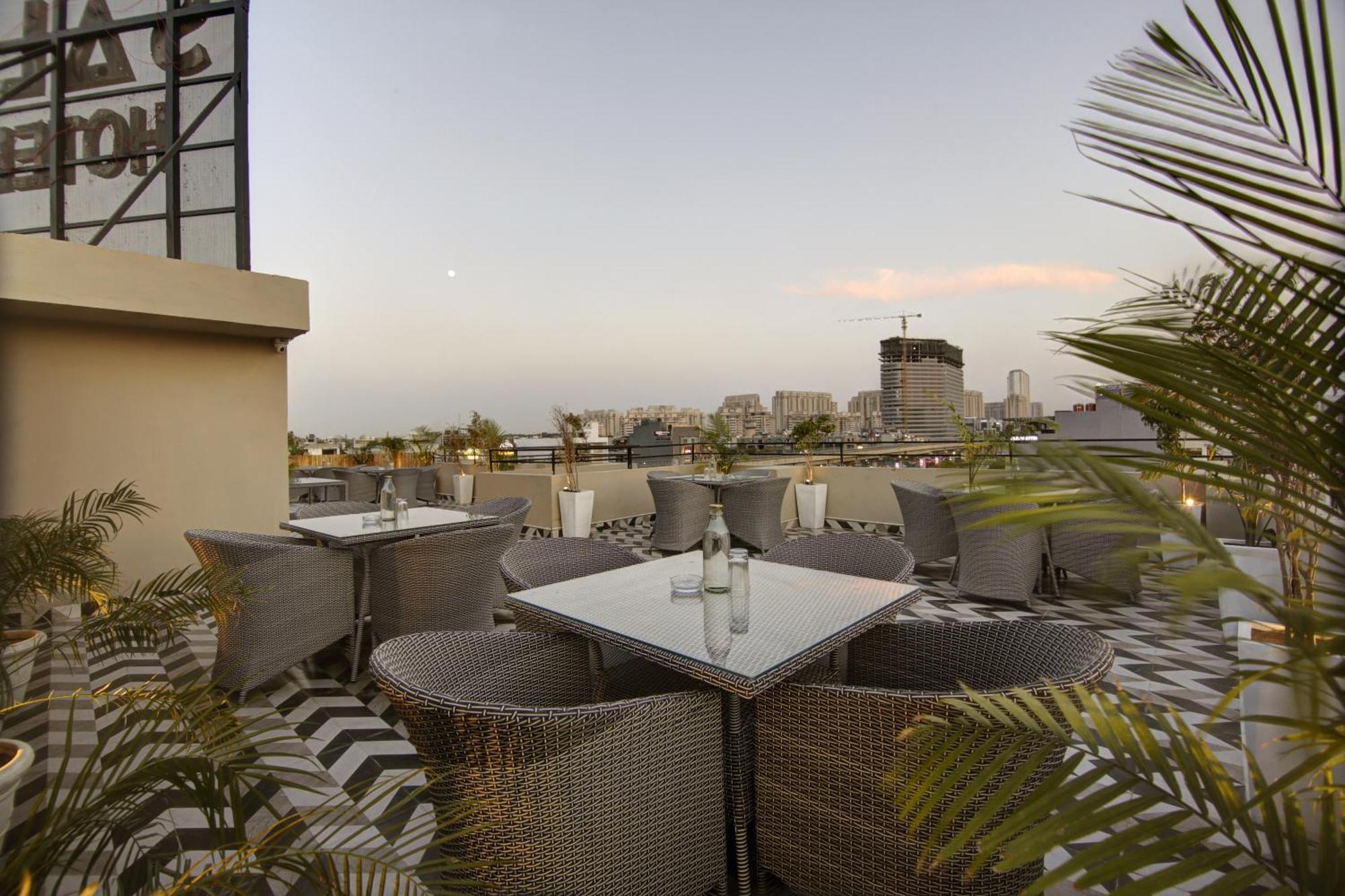 Saltstayz Select - Golf Course Road Gurgaon Eksteriør bilde